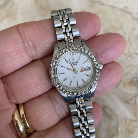 Citizen Quartz Swaroski Crystal Bezel Stainless Steel Watch Mother-of-Pearl Dial - Picture 4 of 11